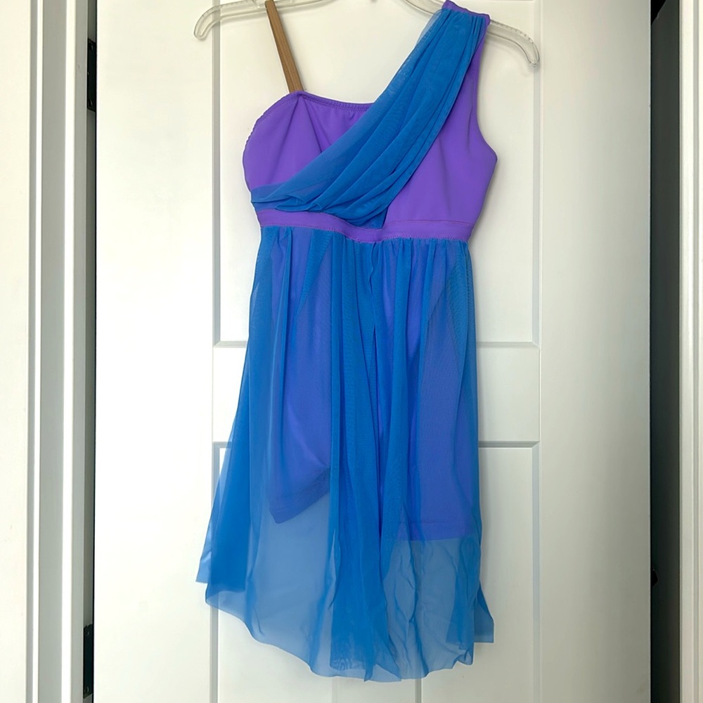 One shoulder dance 💃🏻 costume